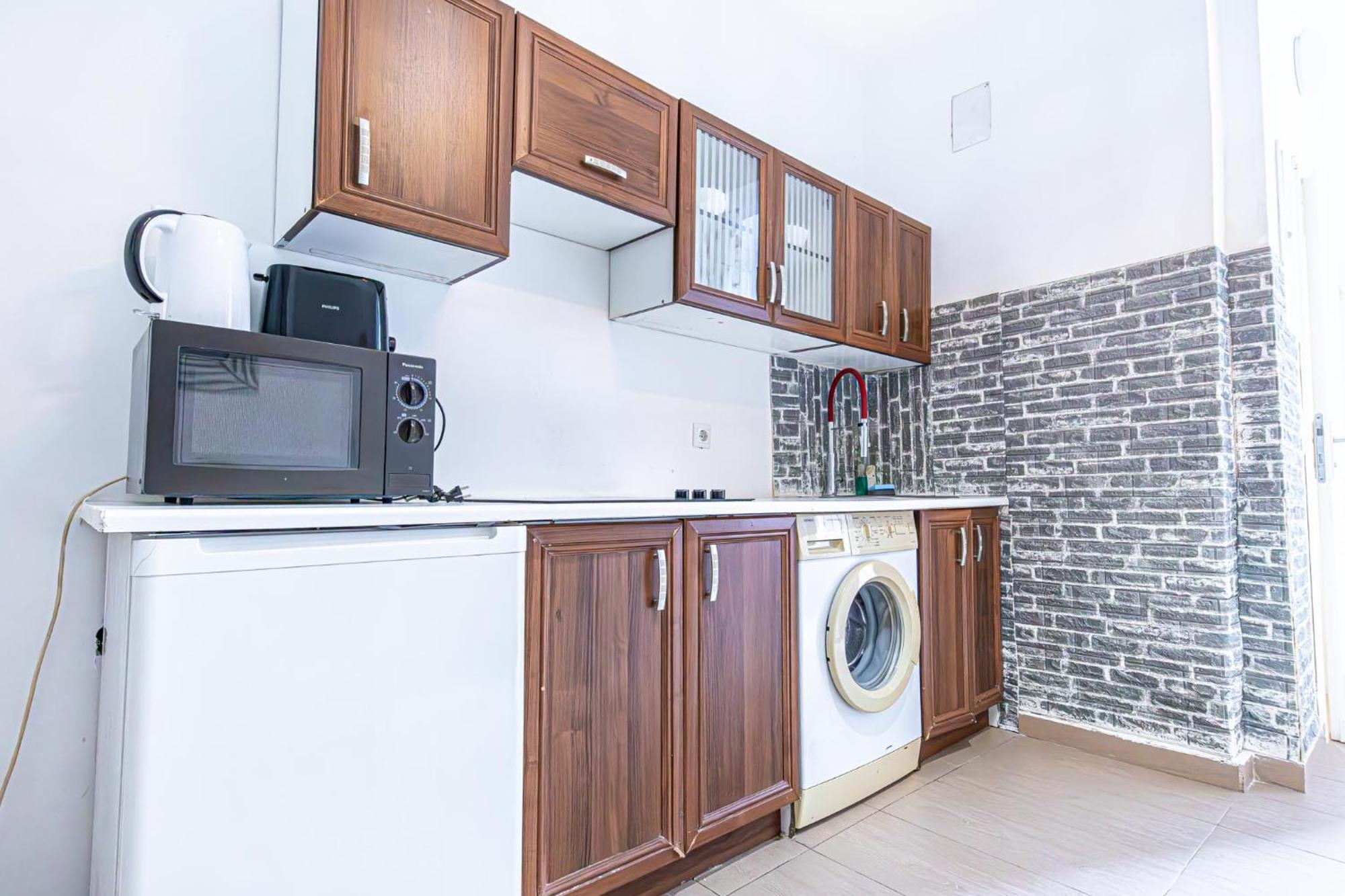 Simple Apt W Full Kitchen Wiener Stadthalle Exterior foto