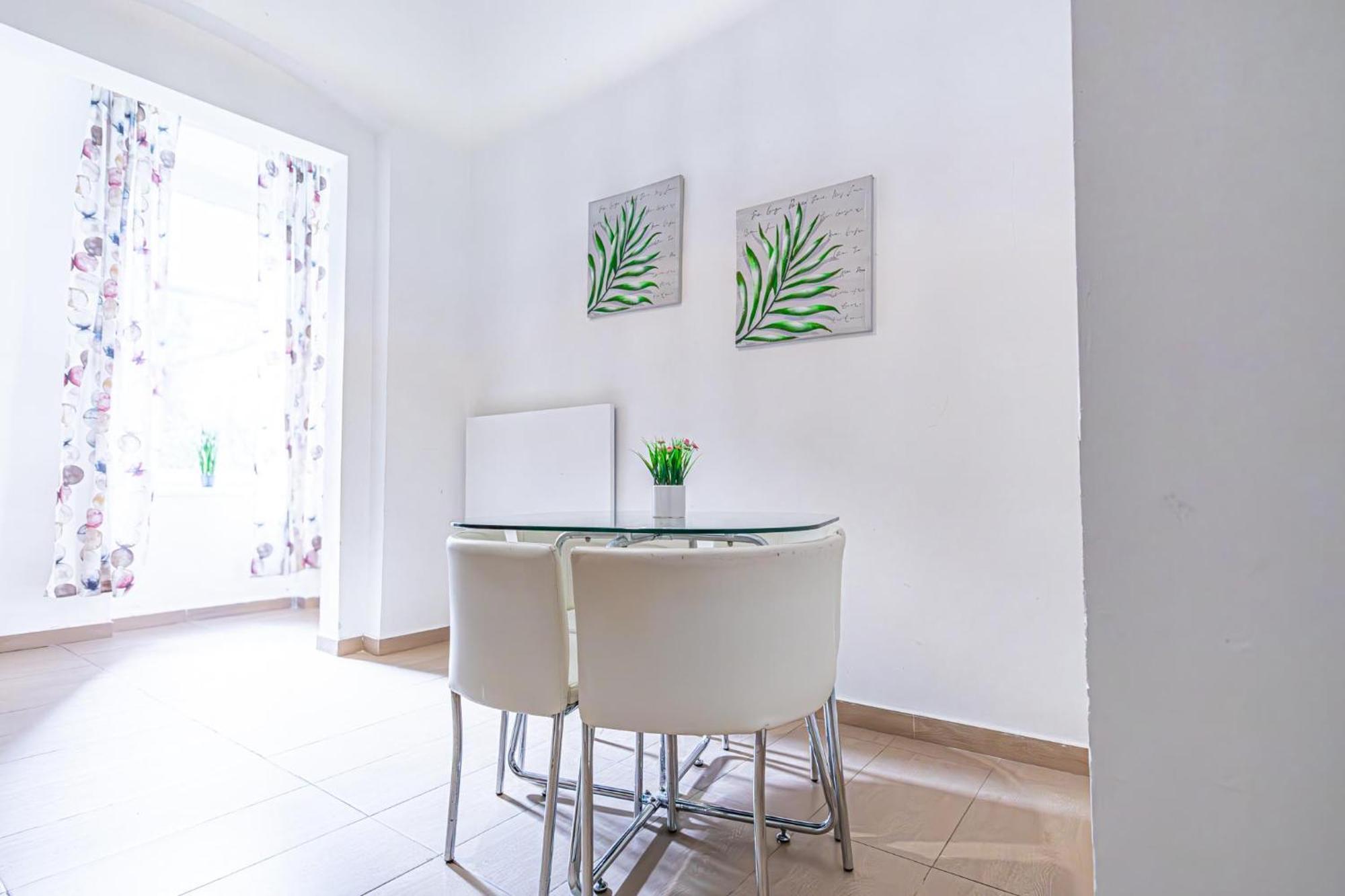 Simple Apt W Full Kitchen Wiener Stadthalle Exterior foto